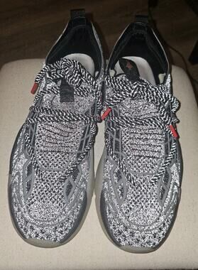 Sia Collective Vultr V2 Streetwear Sneakers Men's Size 10 Gray Black | Clean